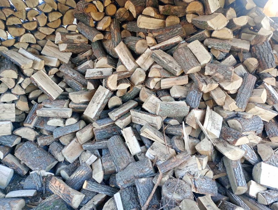 Drewno dębowe suche drewno kominkowe , opałowe