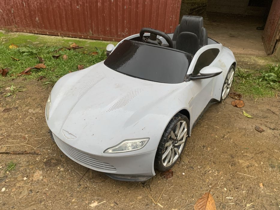 Aston martin para crianças