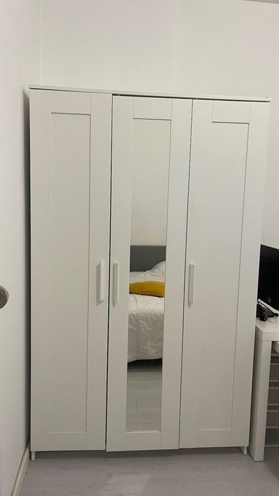 Mesa de Escritório + Roupeiro – Ótimo Estado