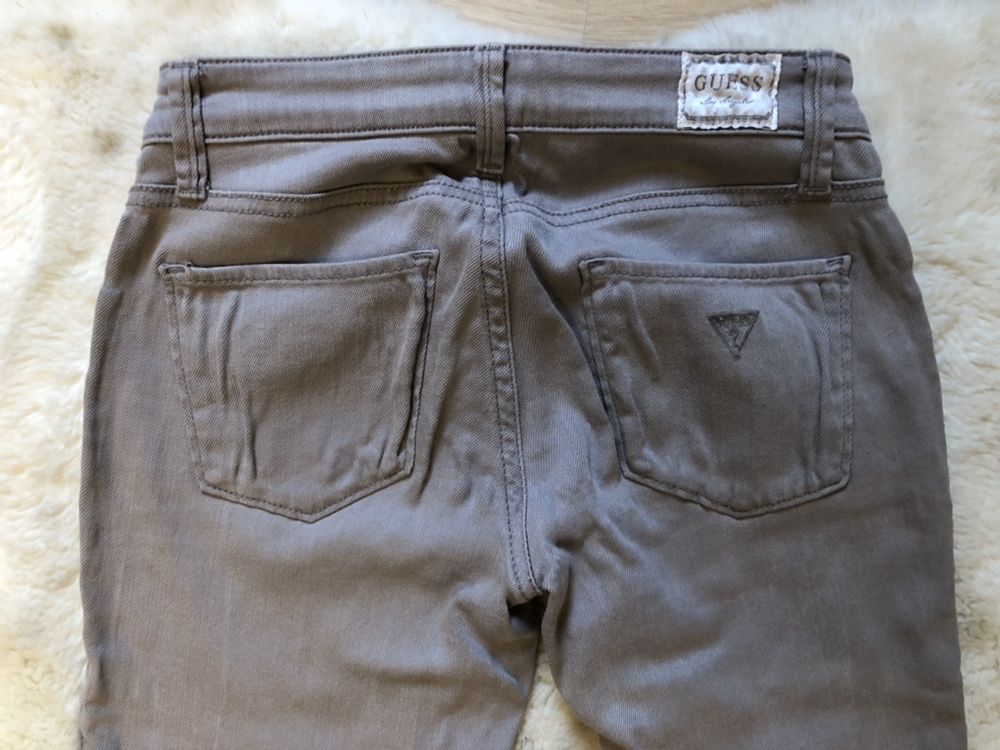 Spodnie damskie jeans skunny 25 xs 34 Guess szare ze streczem