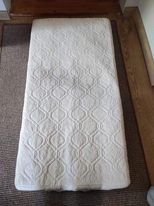 Łóżeczko drewniane 120x60+ materac