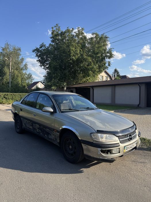 Opel Omega B 2.0 на полном ходу!