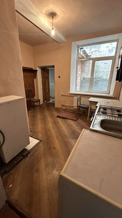 Продаж; квартира; приміщення; Чернівці; центр; фасад;