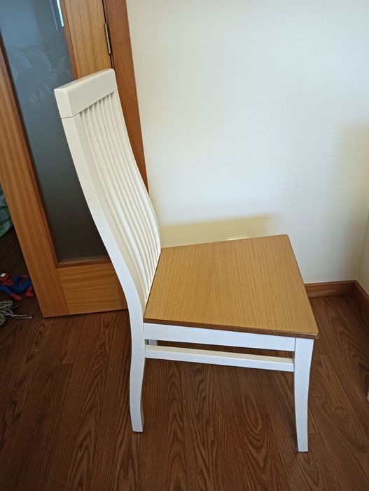 Mesa extensível+ 4 cadeiras