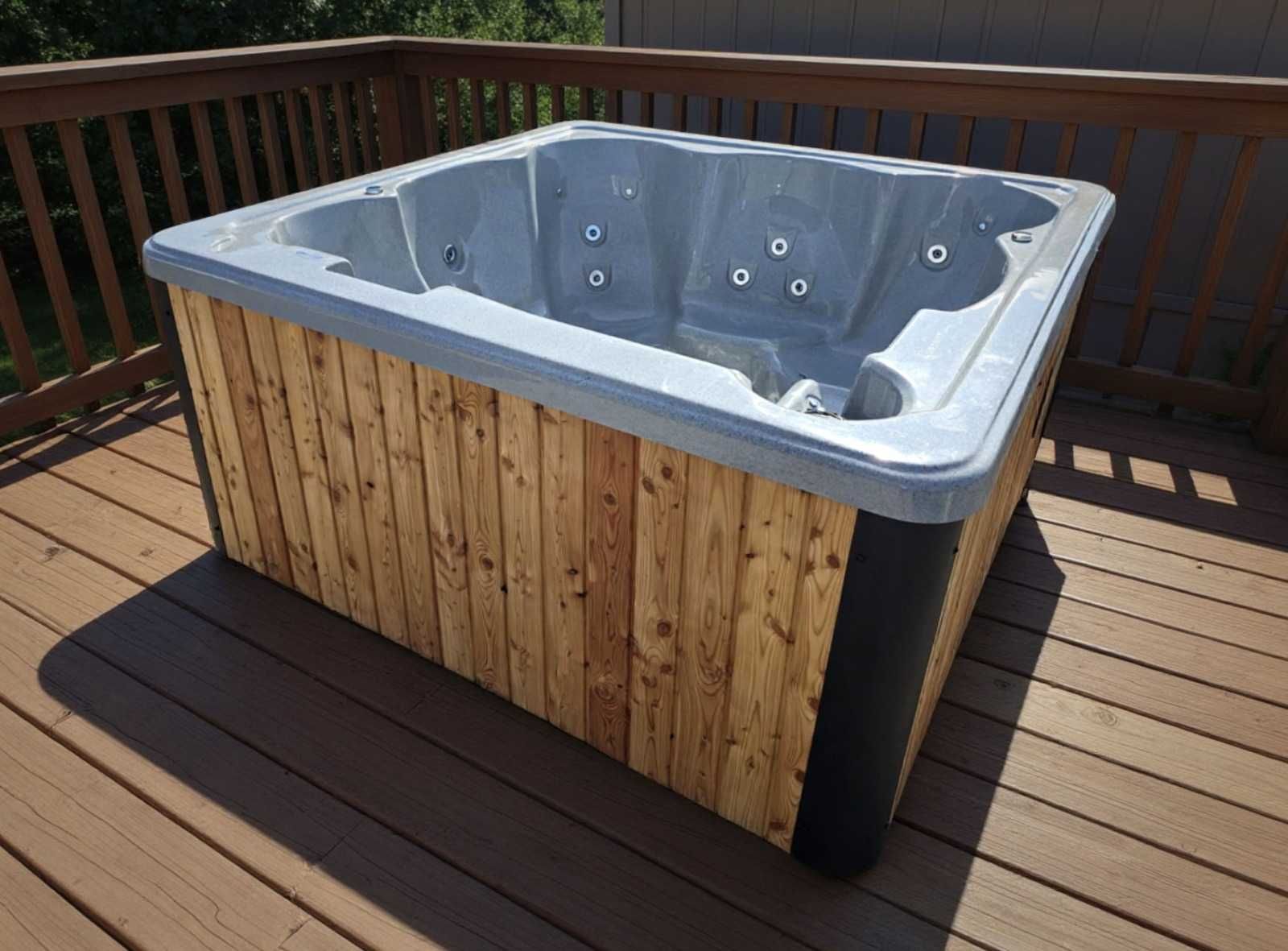 Jacuzzi ogrodowe wanna SPA Comfort 210 x 210 6 osób hydromasaż OD RĘKI