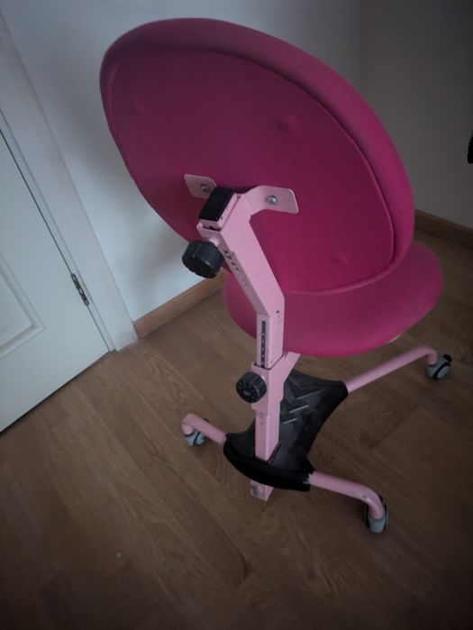 продам стул ортопедический детский в хорошем состоянии