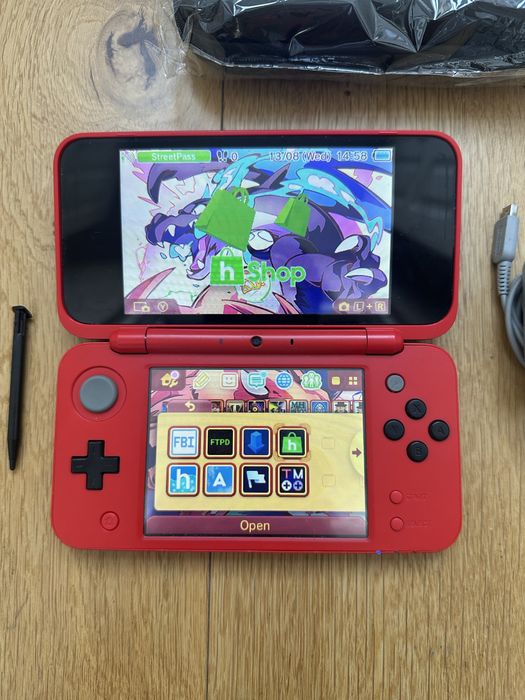 2DS XL Edição Pokebola (Desbloqueada, 128gb, 300+ jogos)