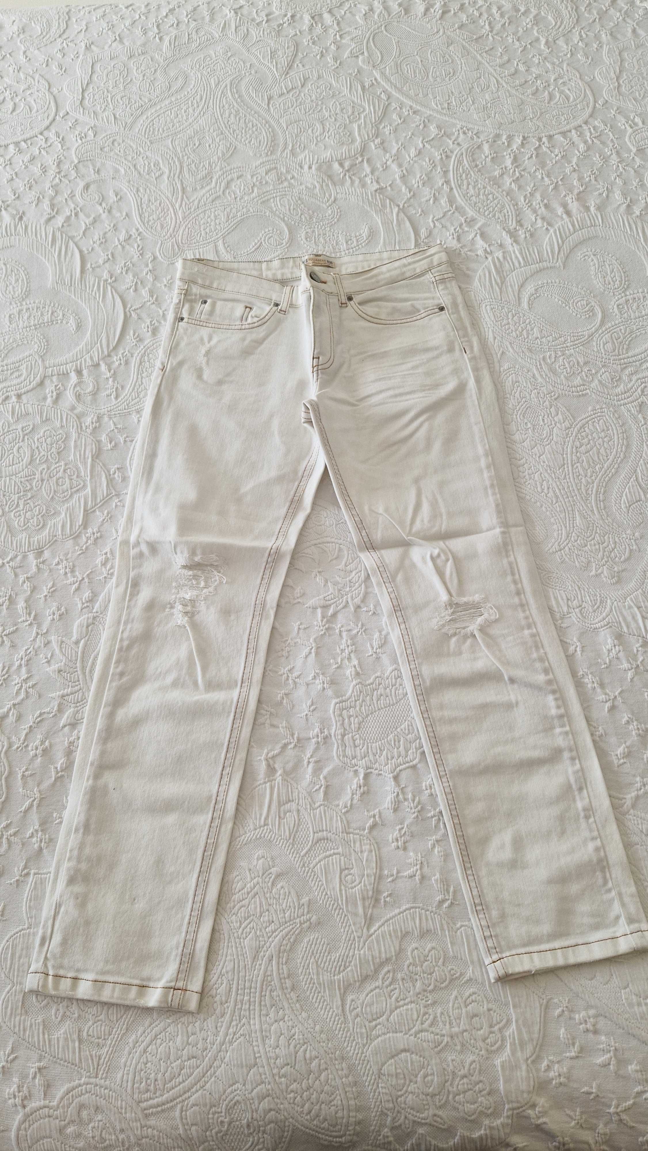 Calças de ganga brancas Pull & Bear, tamanho 36