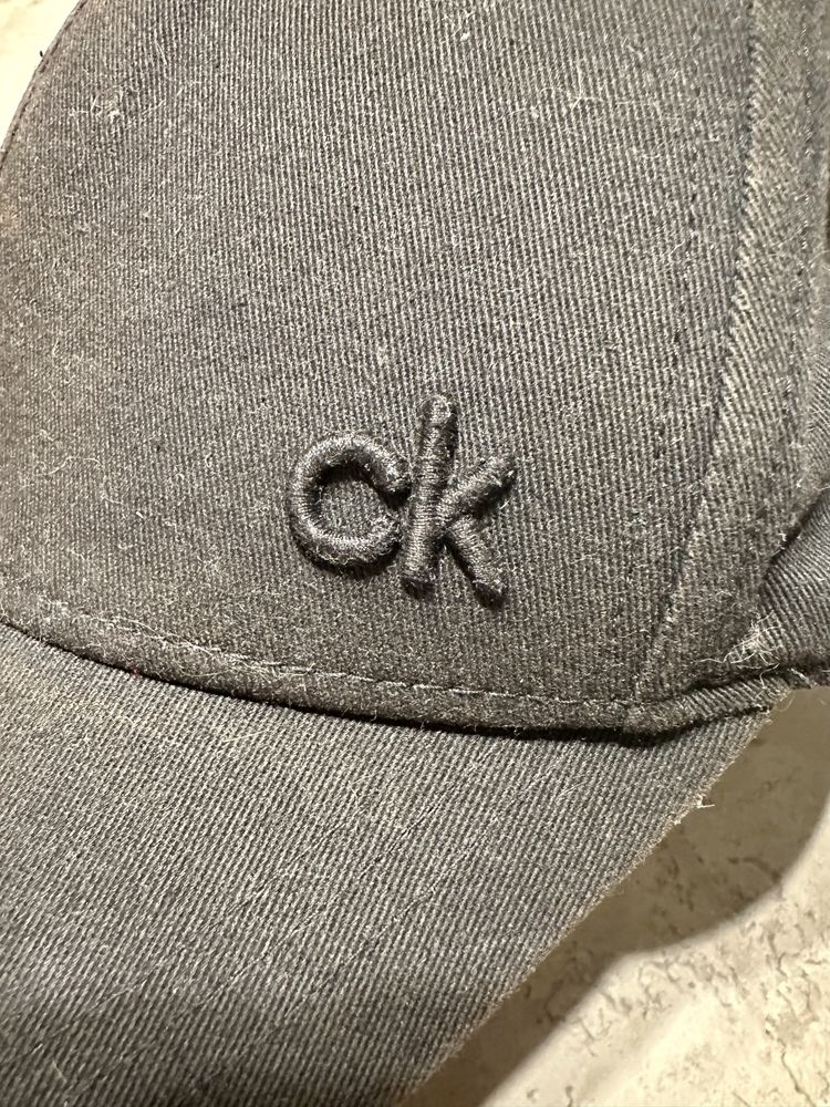 Czarna czapka Calvin Klein rozmiar uniwersalny, męska