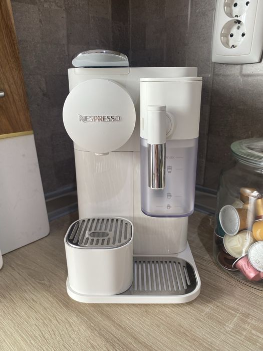 Máquina de café Lattissima One NOVA