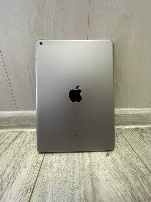 iPad 6 покоління (2019) Wi-Fi — 32 ГБ, гарний стан, комплект