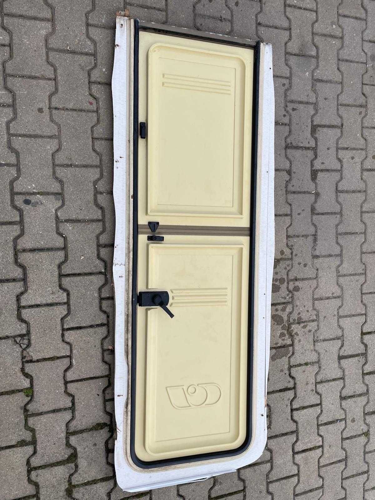 Kamper drzwi boczne z ramką