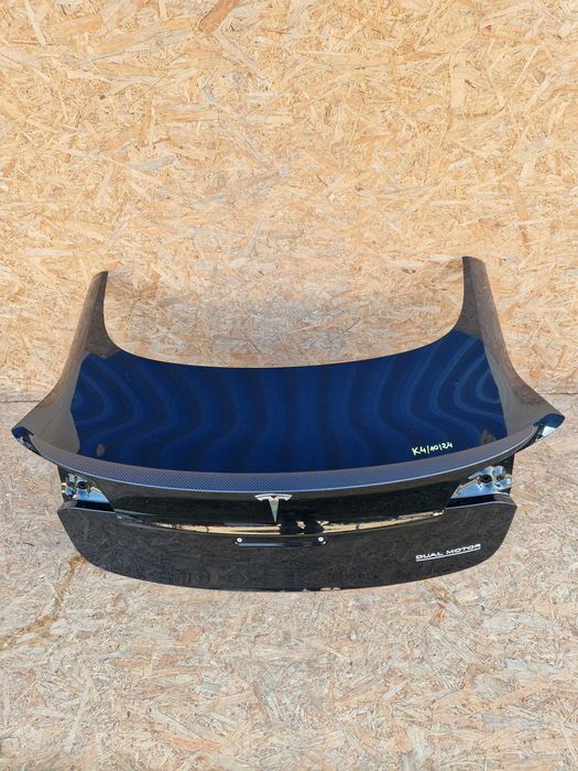 Tesla Model 3 Кришка багажника - рестайл дорестайл