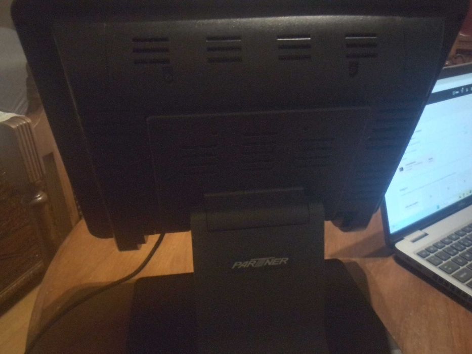 POS Partner 15" com sistema SAGE