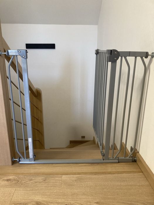 Barierka ochronna bramka na schody Lionelo Truus slim szara 75-105cm
