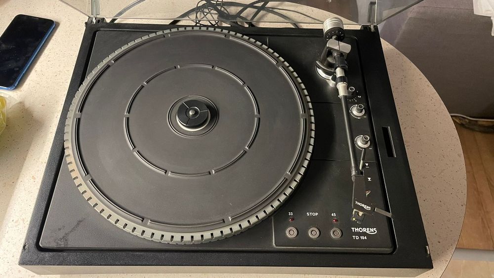 Gramofon Thorens TD 104