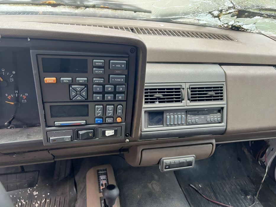 Chevrolet Suburban 1992 рік