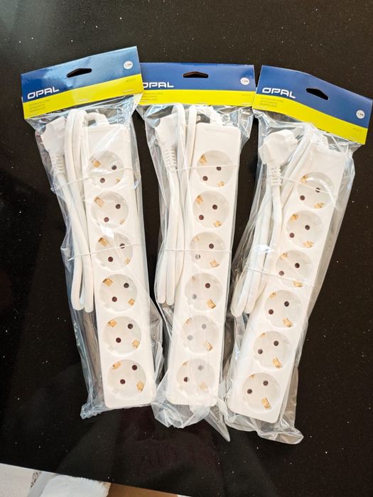 Sprzedam przedłużacze 6 polowe 1500 szt cena brutto faktura vat23%