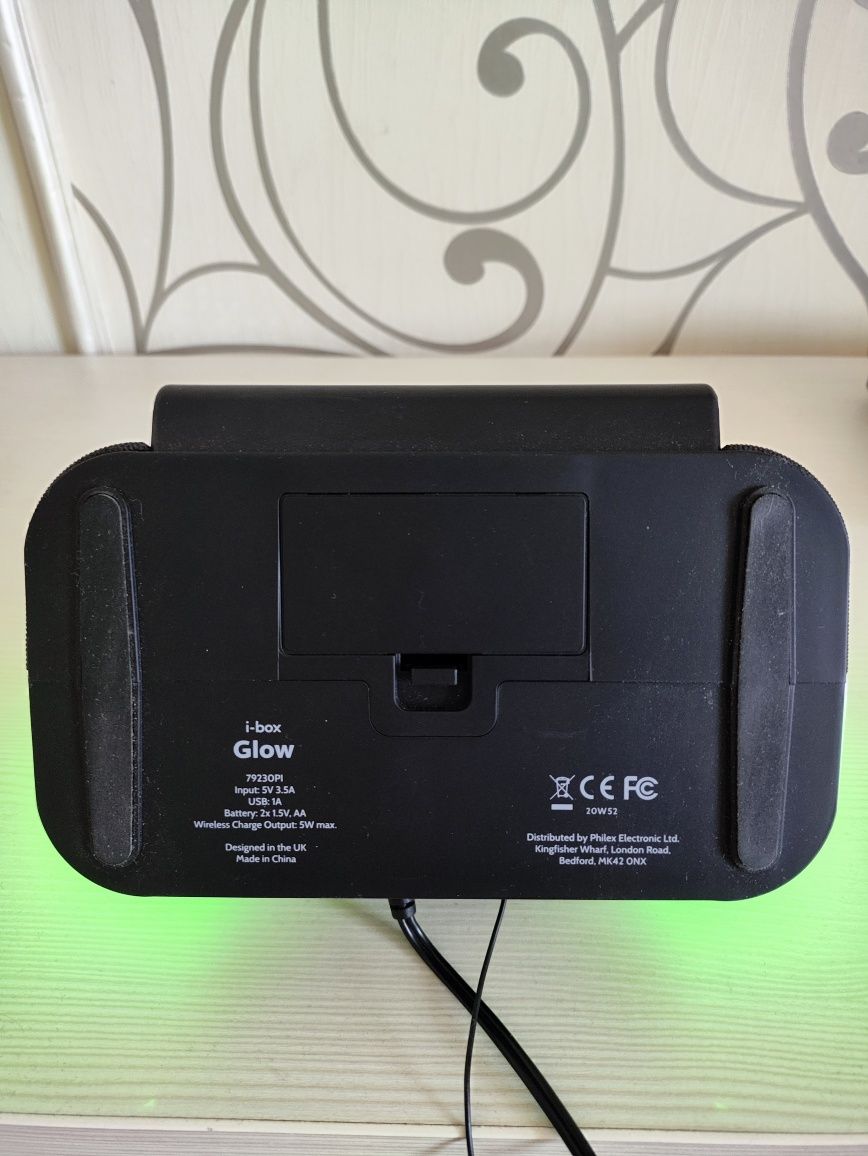 Glow i-box радіобудильник підсвіткою Bluetooth/FM-радіо,QI-зарядкою
