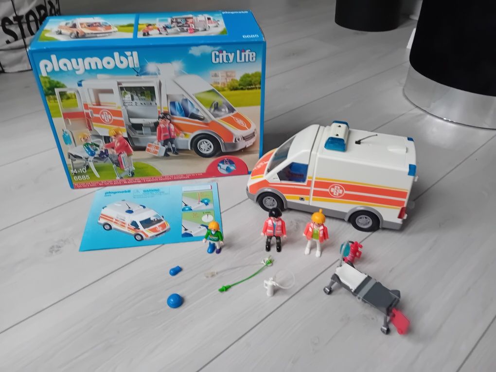 Playmobil karetka