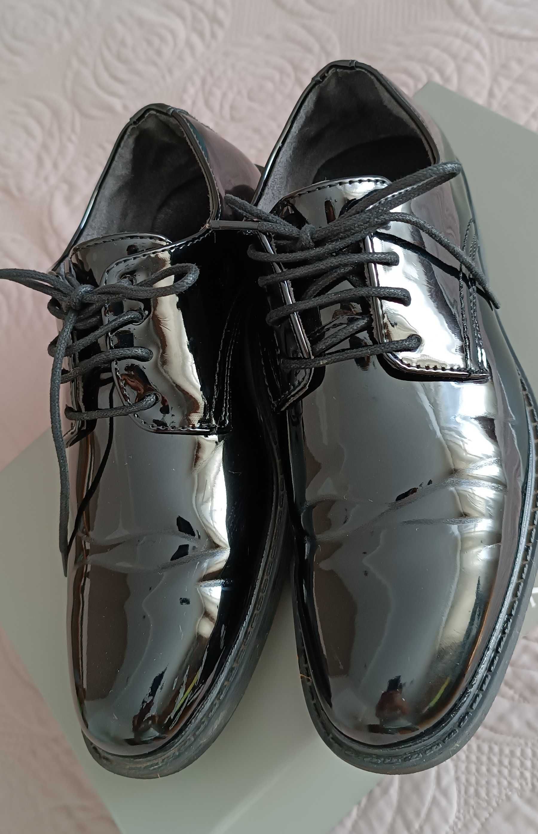 Buty chłopięce wizytowe