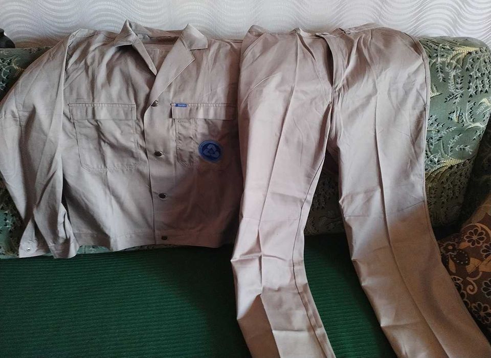 Спецодежда бежевого цвета разм 54-56