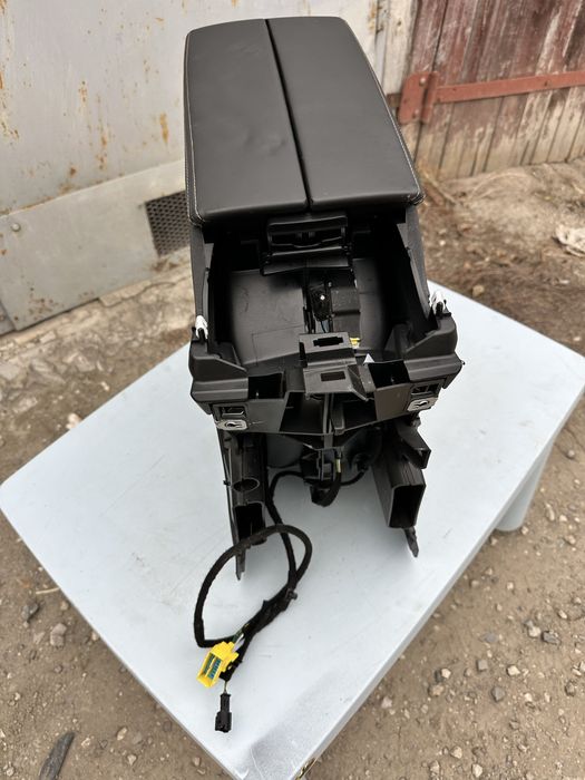 Peugeot 3008/5008 підлокітник