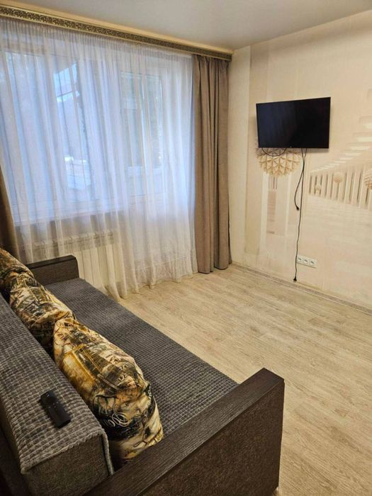 ЗАТИШНА квартира на Деміївській з ГОТОВИМ ремонтом