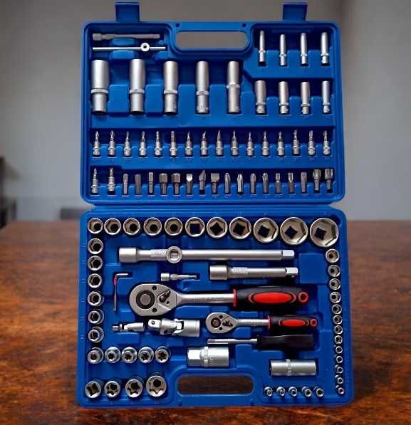 Набір інструментів із ста восьми предметів