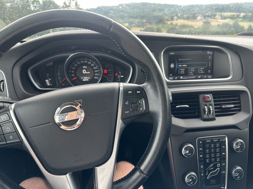 Volvo v40 2013r 150koni