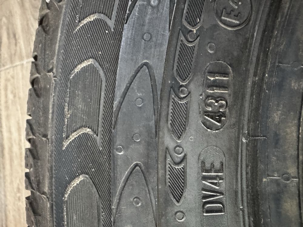Opona Continetal Vanco 2 215/65/16C 106/104T Jak Nowa