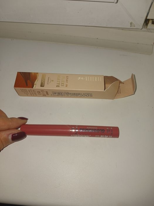 Матова помада flexi matte neverti