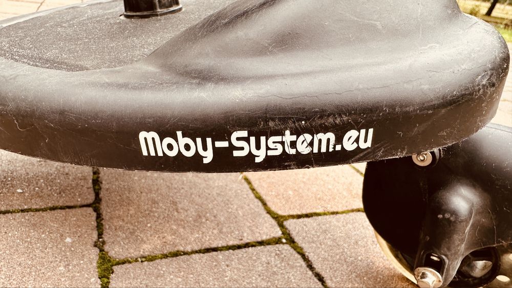 Dostawka do wózka Moby-System z siedziskiem i kierownicą