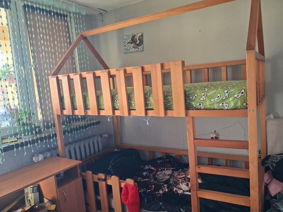 Łóżko 2 piętrowe, drewniane z daszkiem