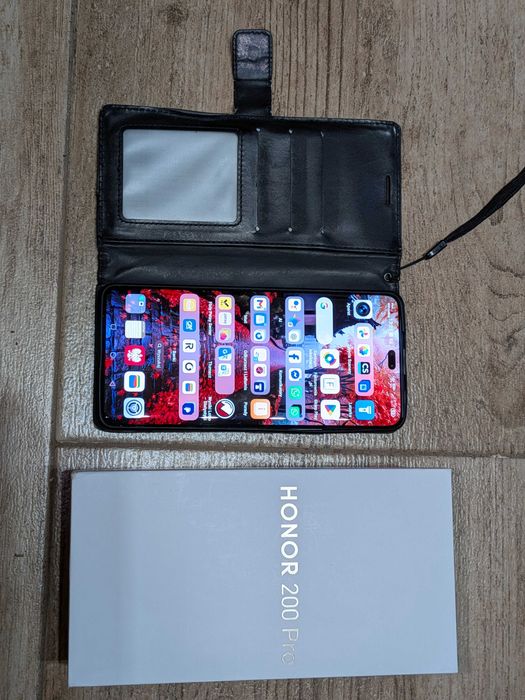 Honor 200 Pro. Stan Bdb. Ładowarka 100 W i bezprzewodowa 15 W. Okazja.