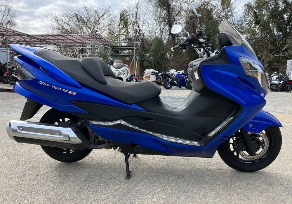 Максі-Скутер Suzuki SkyWave 250 CJ44A 2006, в АртМото, в місті Суми.