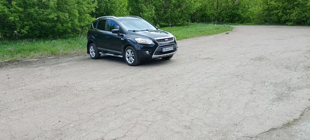 Форд Куга 2 л дізель 2013 року,в хорошому стані.