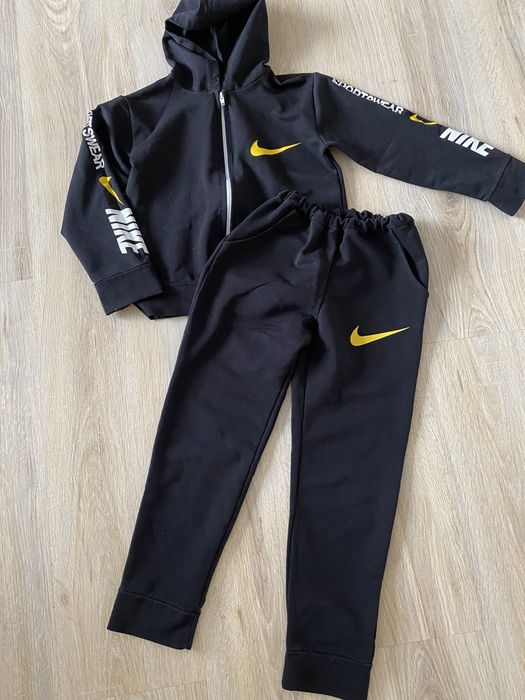 Трикотажний спортивний костюм хлопчику Nike