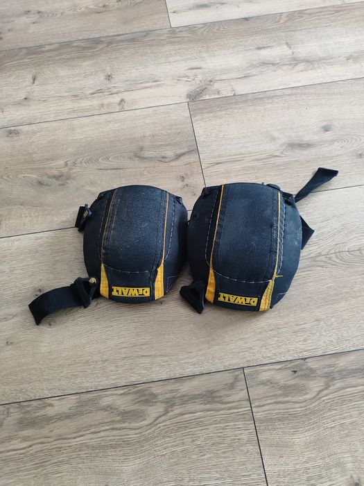 Nakolanniki DeWalt