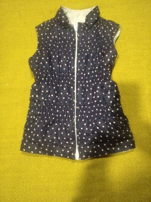 Курточка мятного цвета и жилетка двухсторонняя