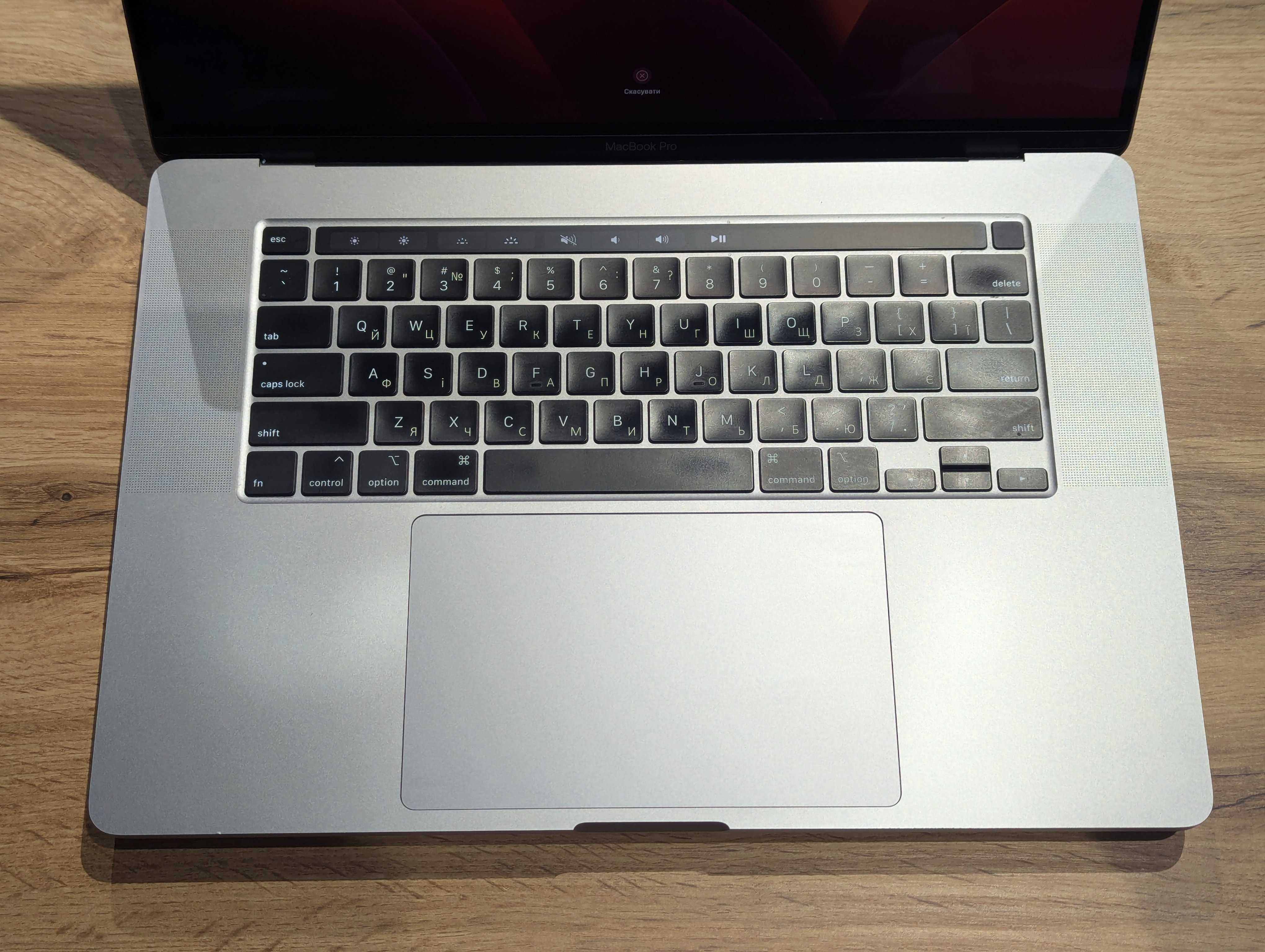 Macbook pro 16 2019 core i9 2.4ghz 64/1tb pro 5500m 4gb