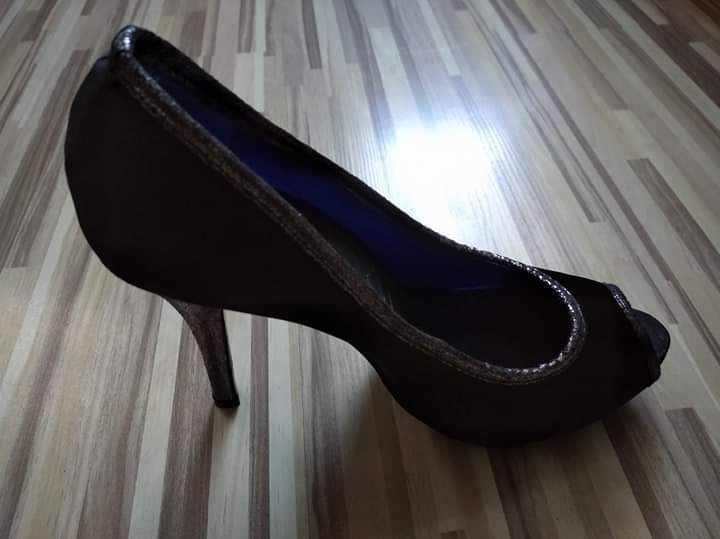 Buty na srebrnym obcasie