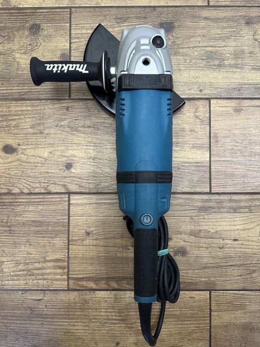 Szlifierka kątowa sieciowa Makita GA9040R (230mm 2600W) - 2022r.
