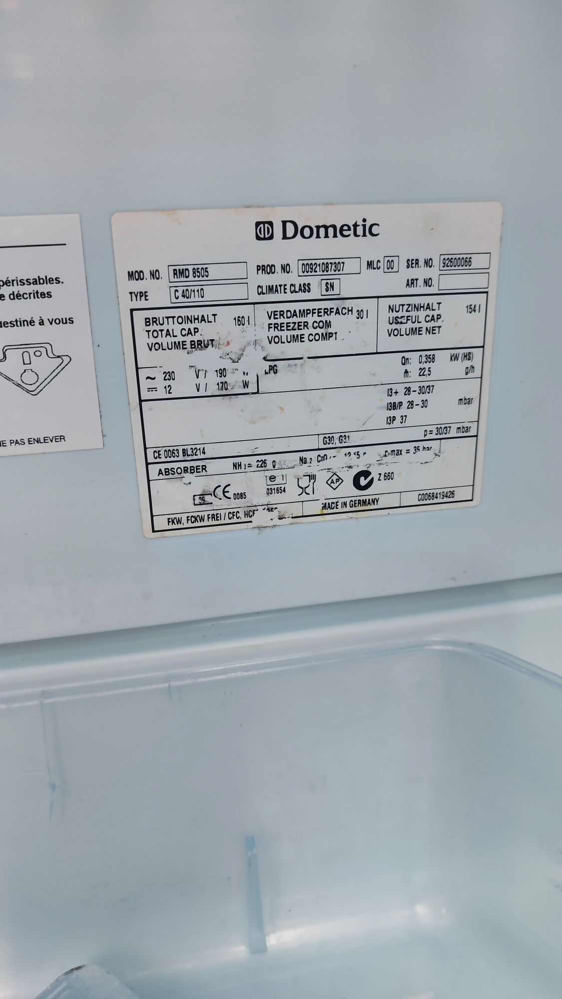 Frigorífico trivalente Dometic RMD 8505 automático