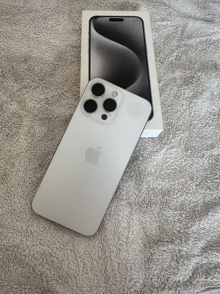 Iphone 15 Pro Max 256Gb Titanium Branco c/fatura e garantia (Troca)