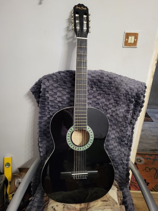 Harley Benton CG200‑BKczarna klasyczna gitara 4/4