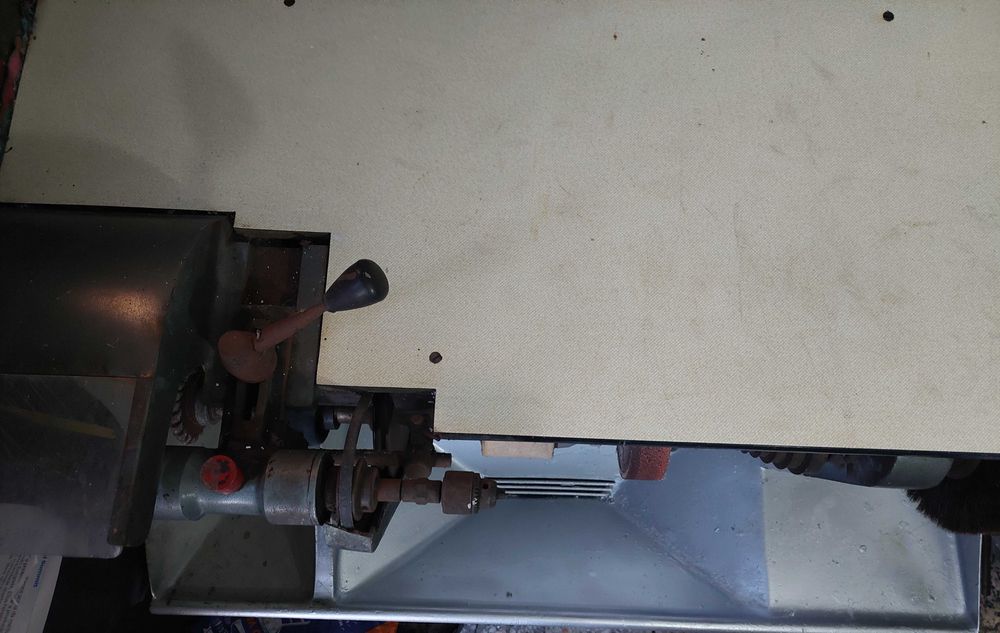 Máquina Sapateiro, acabamentos de calçado e artigos de marroquinaria