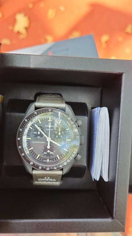 Snoopy Omega x Swatch SO33A100 Neonowe Pióropusze