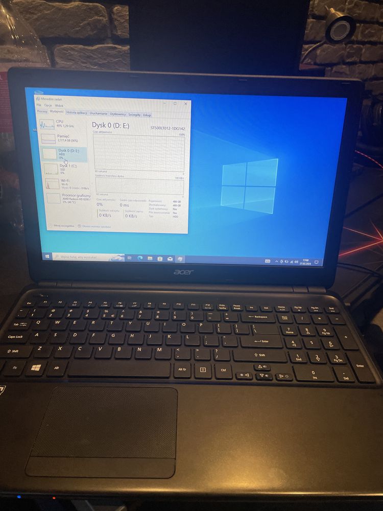 Laptop Acer E1-522