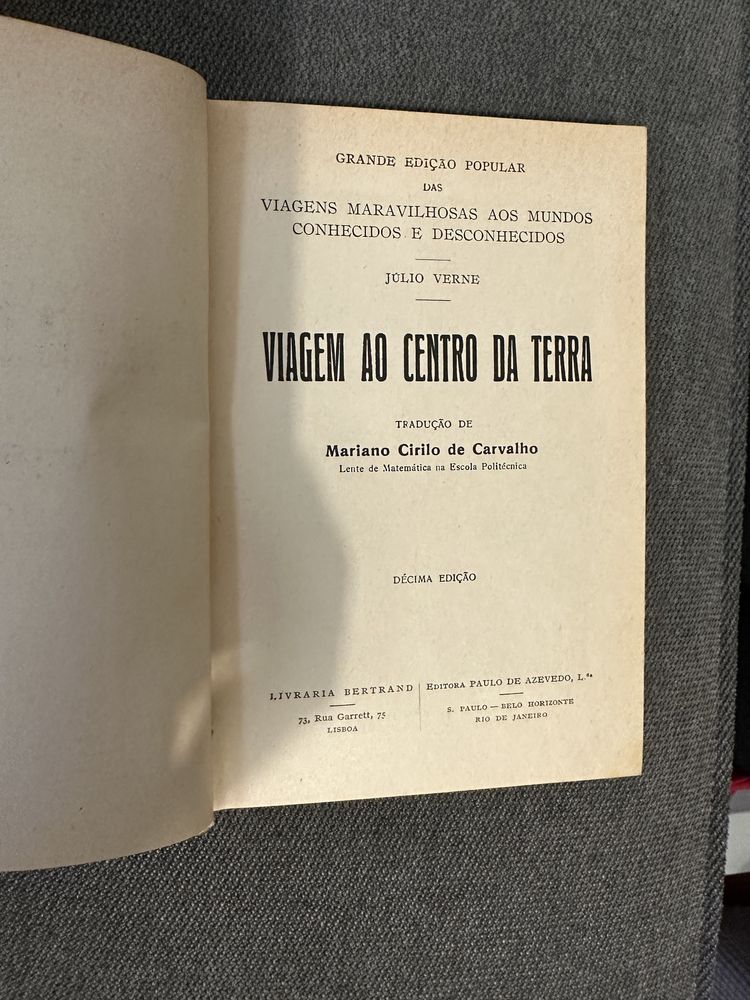 Livro antigo Viagem ao centro da Terra - Julio Verne